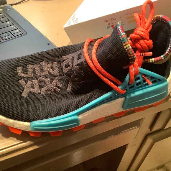 Sneakers - Picture 1 of 8